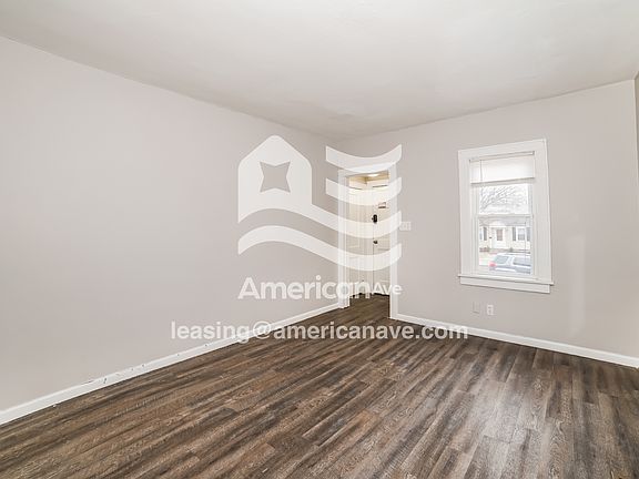 2-Living Room