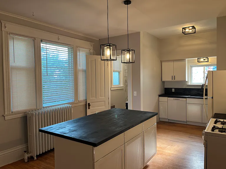 519 Coit Ave NE #1 — Photo 6