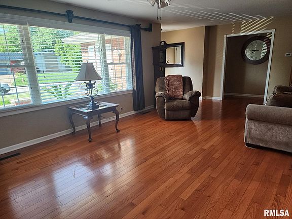 4th image of 2828 Kingsridge Dr