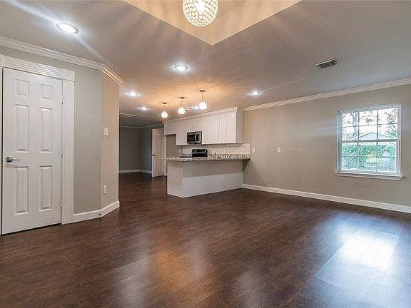 4th image of 1941 Lynnview Dr