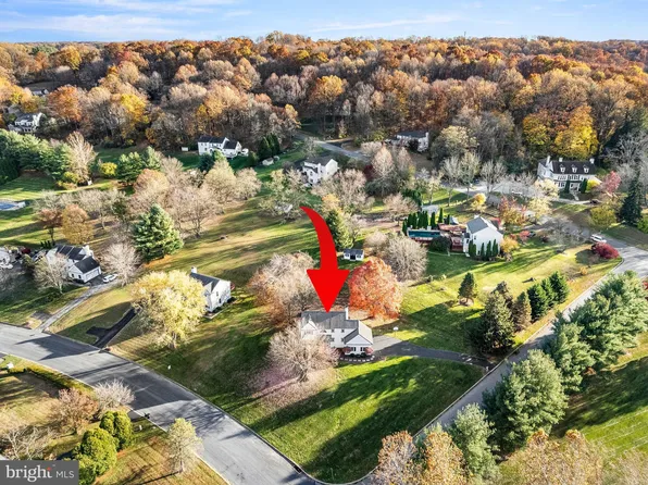 4 Pierce Ln, Downingtown, PA 19335