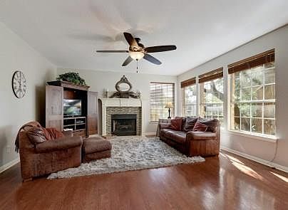 5th image of 3809 Bent Brook Dr