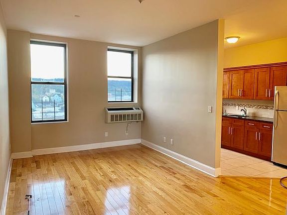 Apt. 1G Living Room