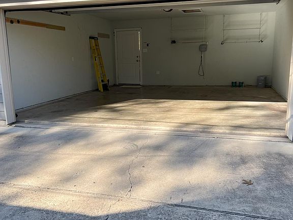 4th image of 3325 W 4th St