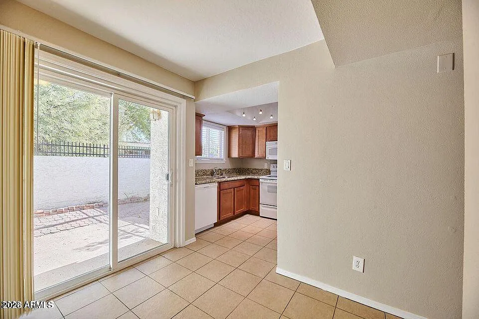 Building Photo - 1402 E Osborn Rd #1