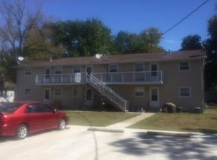 8 S Saint Clair St, Altamont, IL 62411