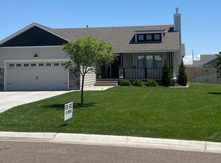 3302 Breckenridge Rd, Dodge City, KS 67801