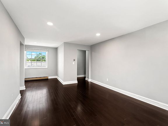 4th image of 1734 W Abingdon Dr APT 302