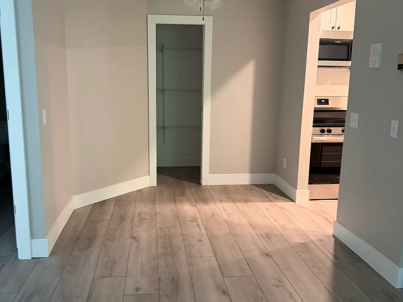 2 bed, 990 sqft, $1,795 — Photo 3