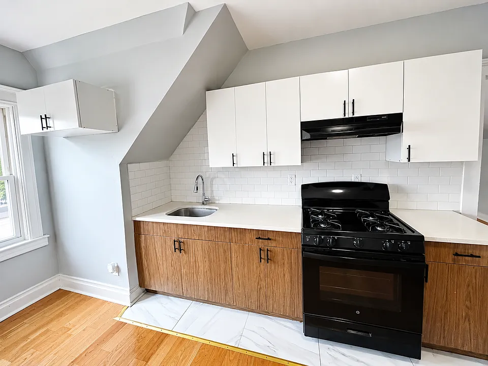 635-637 Sanford Ave #3