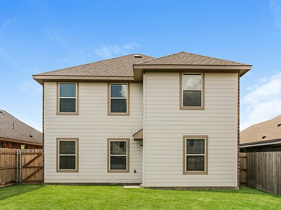 5th image of 1601 Matthew Dr