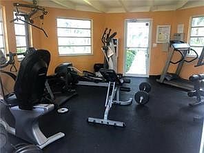 4th image of 760 SE 2nd Avenue #H-204