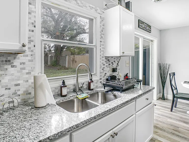 Beautiful and Updated Kitchen!