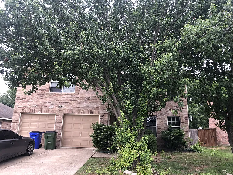 4625 Bridlewood Ln — Photo 2