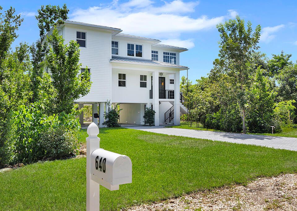 1st image of 640 Coral Ln