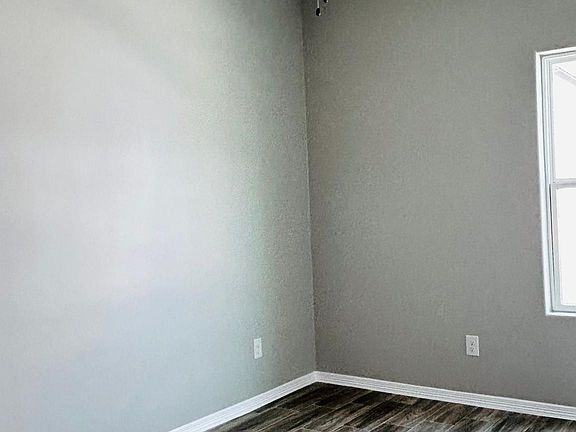 4th image of 4903 N Dahlia St #3