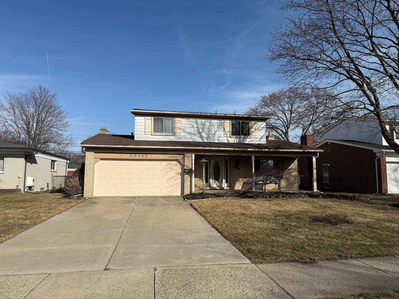 4 bed, 1.5 bath, 2297 sqft, $2,300 — Photo 2