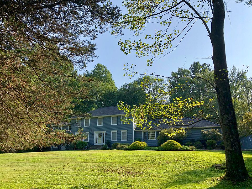 2nd image of 38 Brookwood Dr