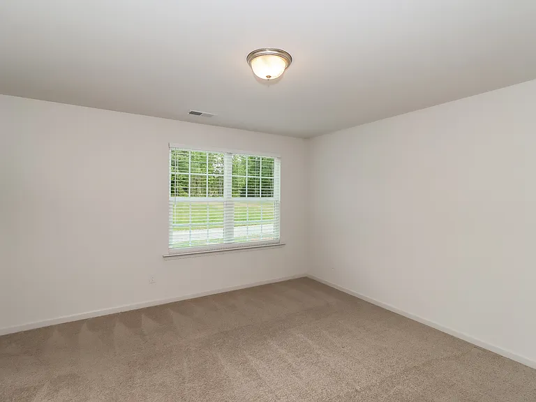 2529 Oakdale Rd — Photo 8