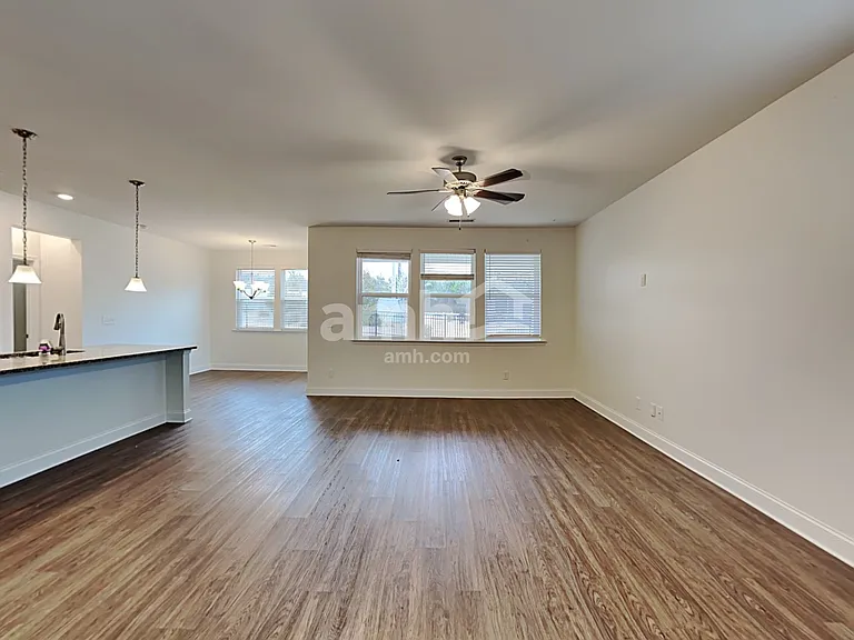 222 Vista Way — Photo 6