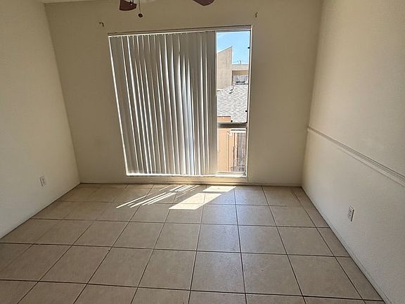 4th image of 1306 N Columbus Ave #214