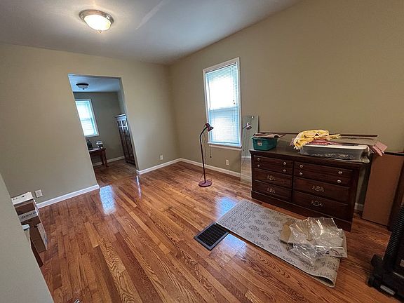 5th image of 131 Lansworth Dr