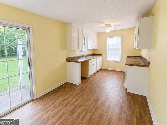4th image of 133 Emily Dr