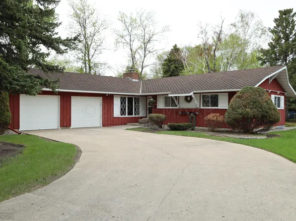 1823 7th St S, Fargo, ND 58103