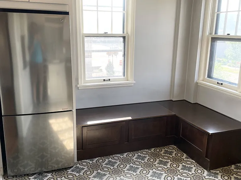 833 Grand Apartments — Photo 8