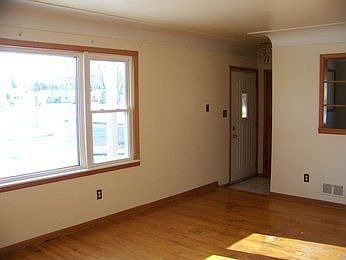 4th image of 888 Antoine St