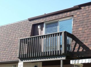 1103 9th St APT 2, Harvard, IL 60033