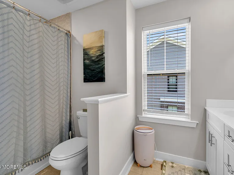 35 Kelly Way — Photo 23