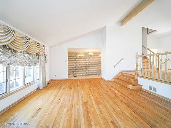5th image of 6421 W 123rd St