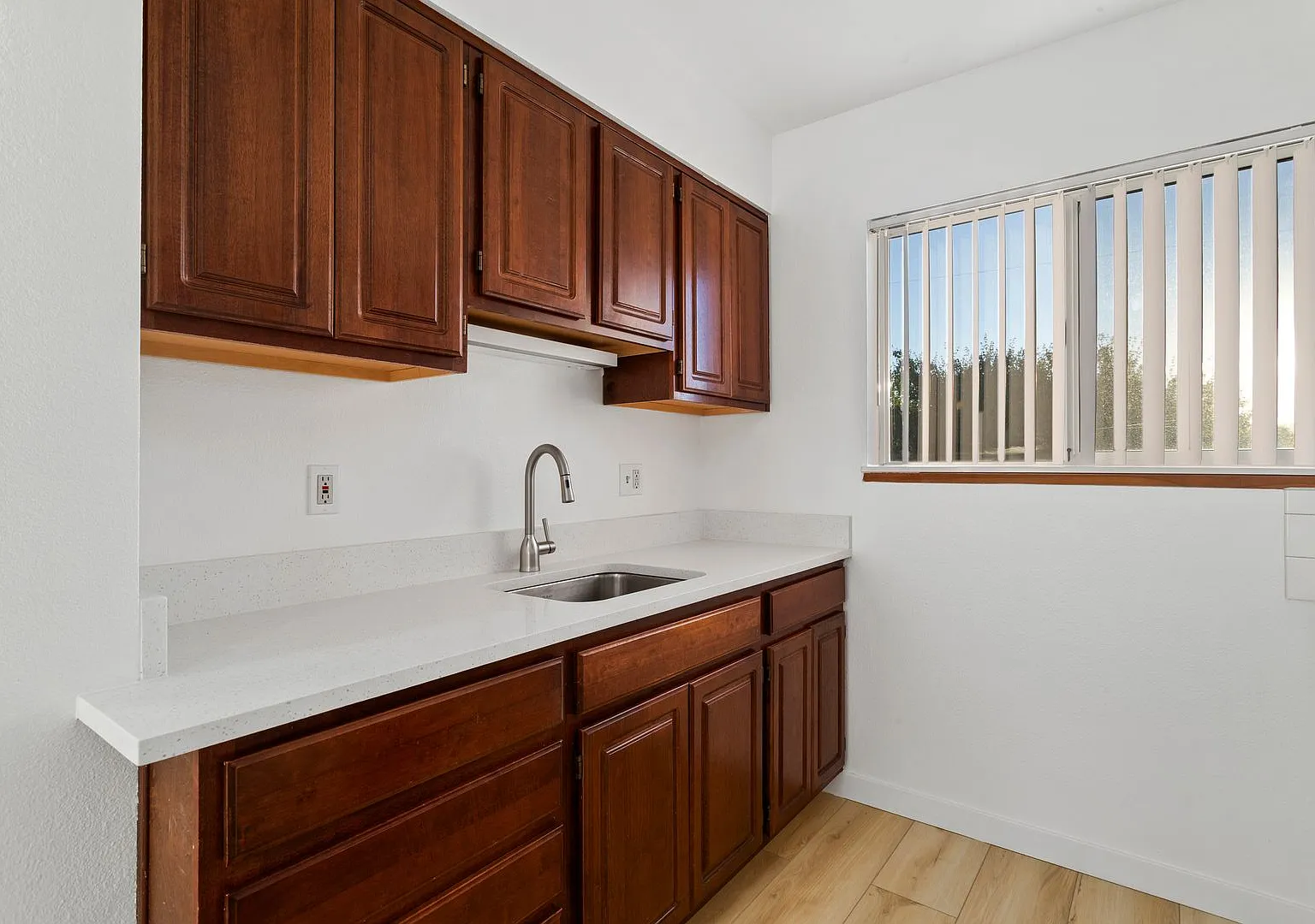 The Chateau Apartments — Photo 4