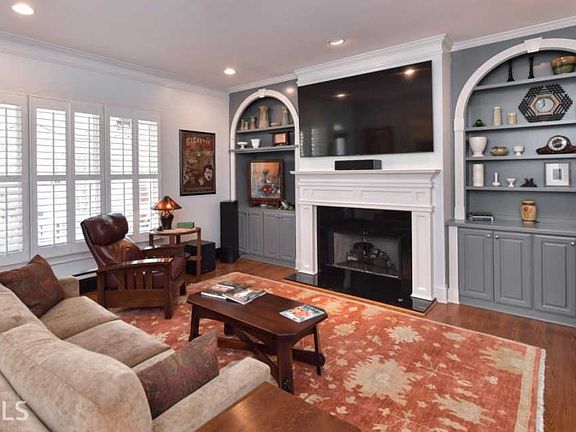 2nd image of 1305 Edmund Park Dr NE