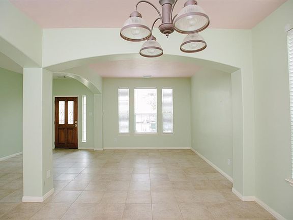 5th image of 5814 Lundwood Ln