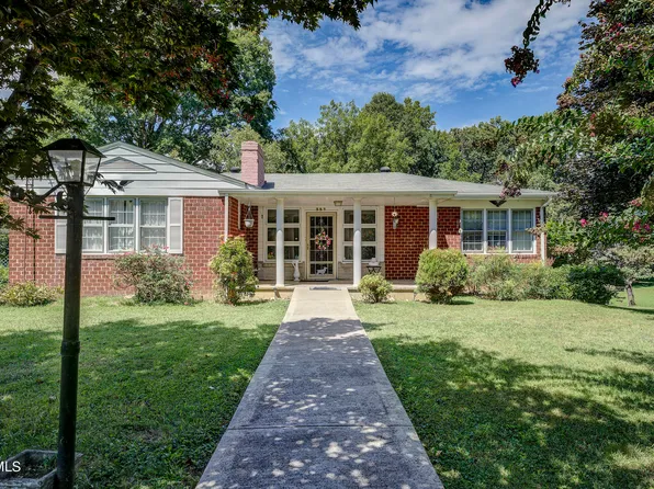 351 Hill Park Dr, Bristol, VA 24201