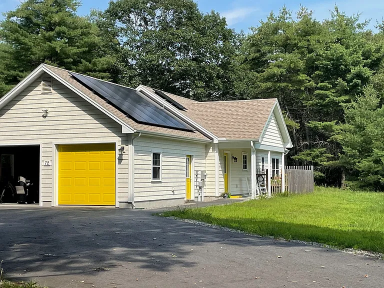 72 Somerset Pl — Photo 1