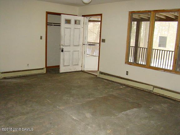 5th image of 19 Old East River Dr
