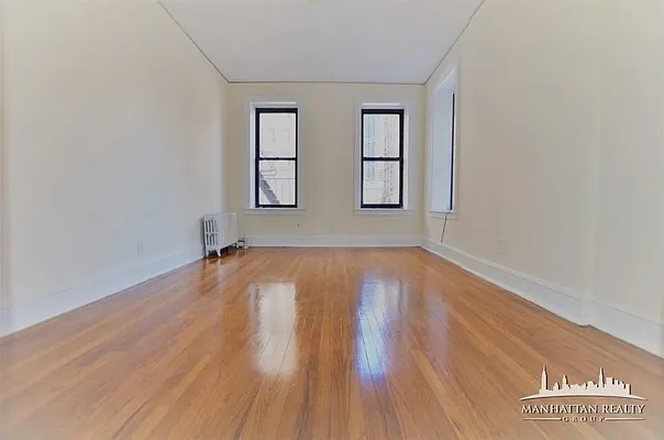 Rented by Manhattan Realty Group | media 5