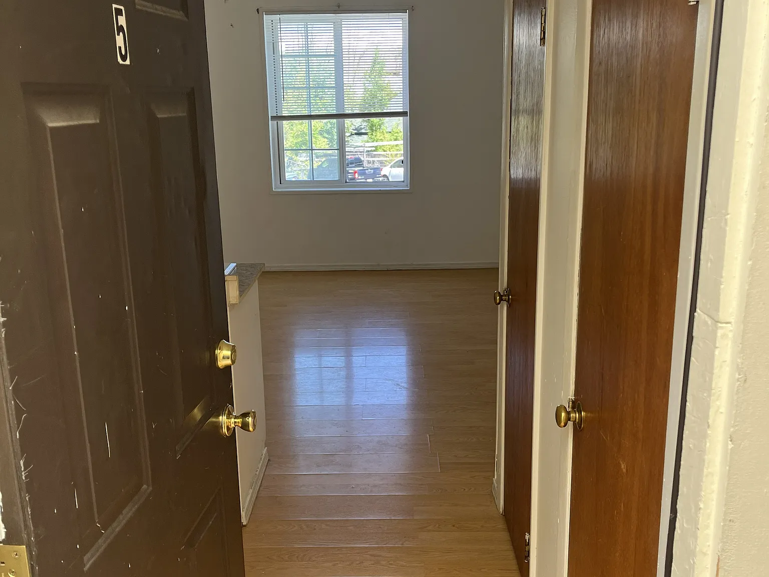 1 bedroom apartments and Studio apartments available ! — Photo 3