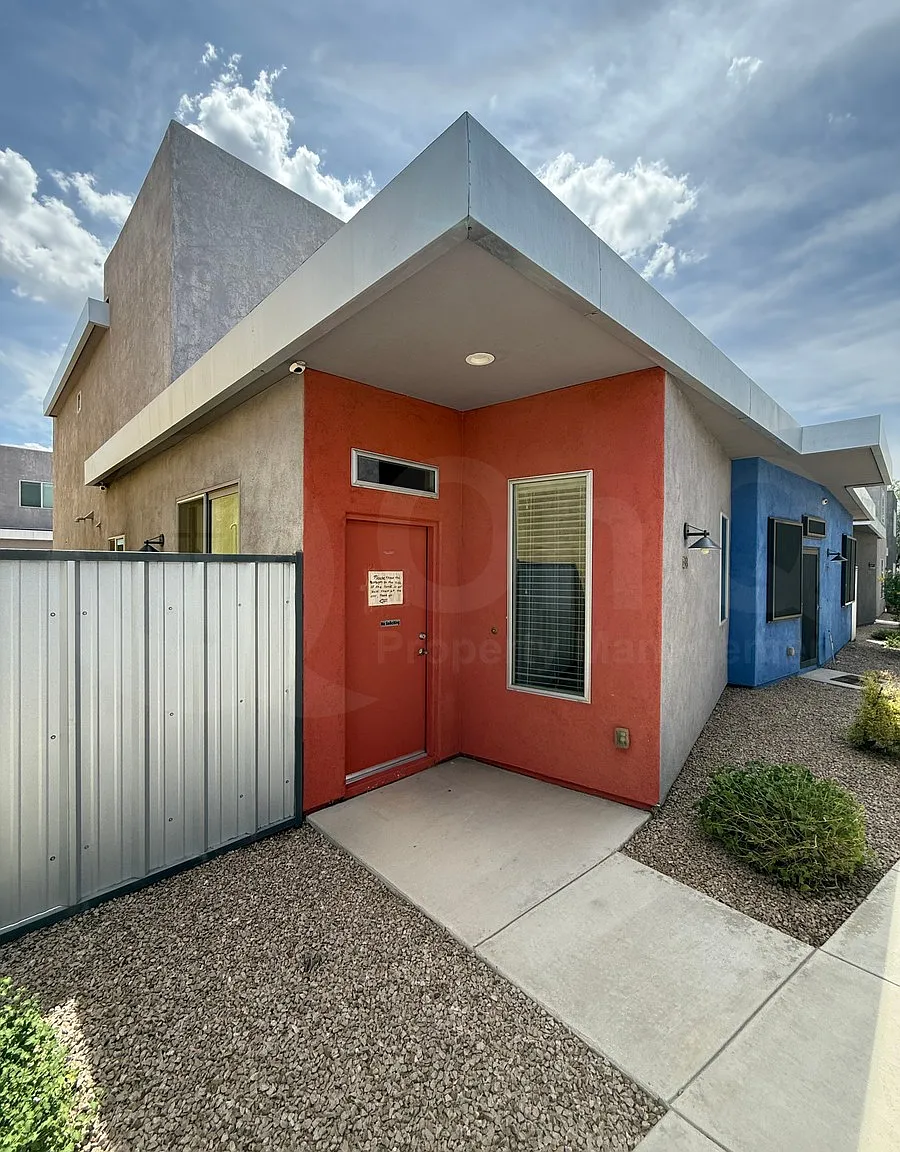 2 bed, 2.5 bath, 1363 sqft, $1,699 — Photo 3