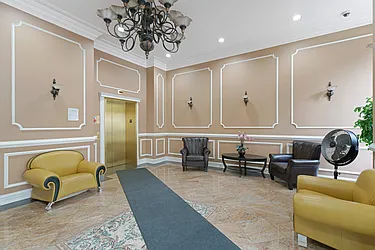 Rented by R New York