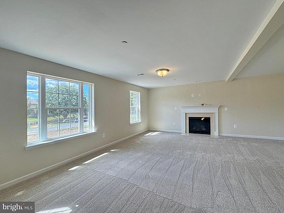 3rd image of 9420 Fendall Ln