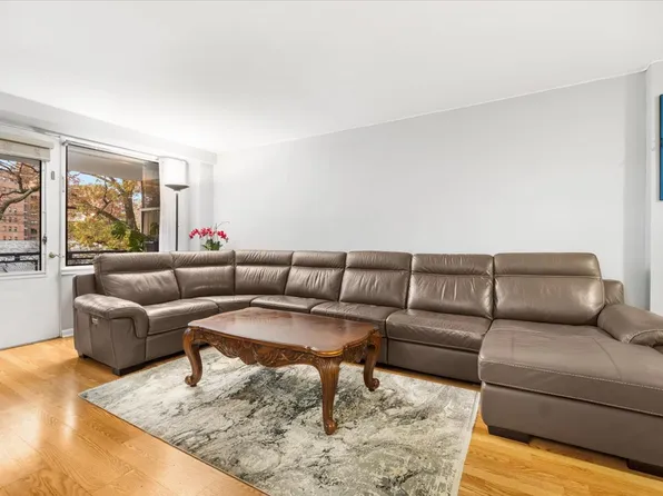 4705 Henry Hudson Parkway image 3 of 21