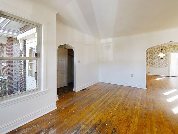 4th image of 4837 N Lowell Ave