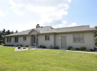 N80W17371 Robin Cir, Menomonee Falls, WI