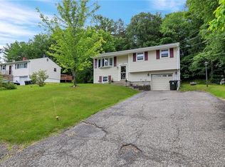 8 Galveston Dr, Monroe, NY 10950