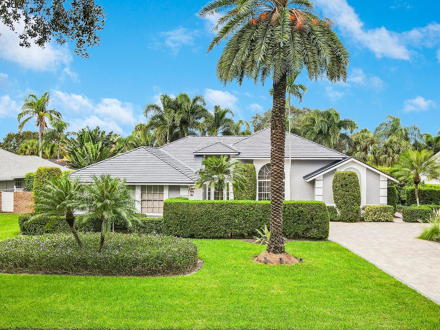 196 SE Turtle Creek Dr