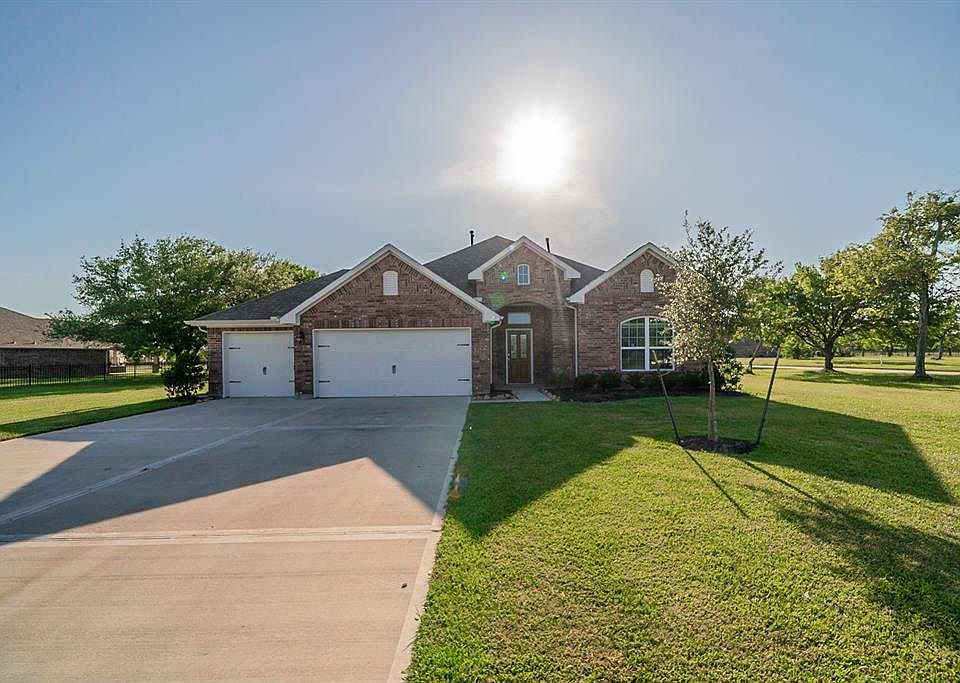 1st image of 211 Houston Point Dr